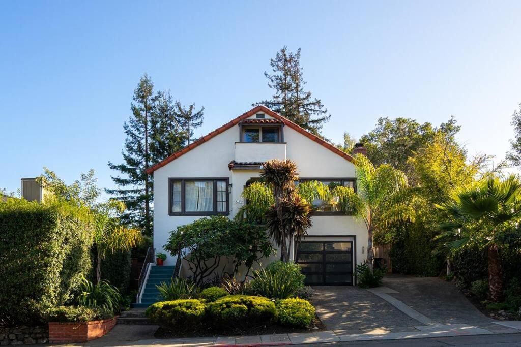 Downtown Vintage - Mill Valley - Walk Everywhere! image