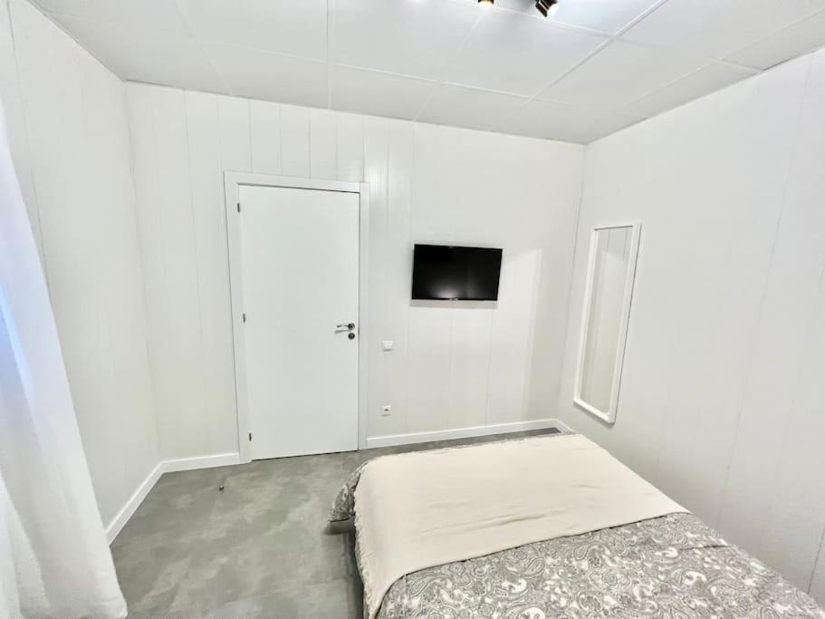 Cozy guest house next to metro La Salut photo 1