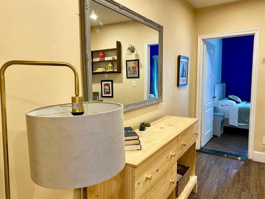 Large Townhouse, Lower Floor with AC, City Center photo 2