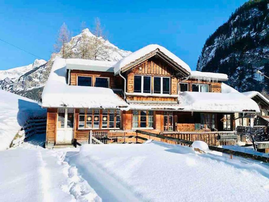 Cozy Apartment in Vintage House in Kandersteg photo 2