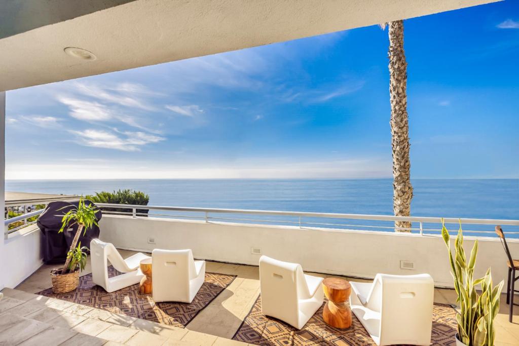 Malibu Breeze - hot tub, ocean view, steps to beach photo 2