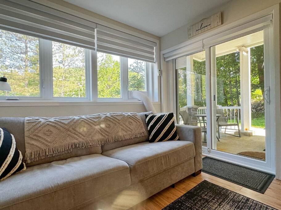 The Alpine Nest - 3 Beds - 4 Guests - Free Parking - Pool photo 2