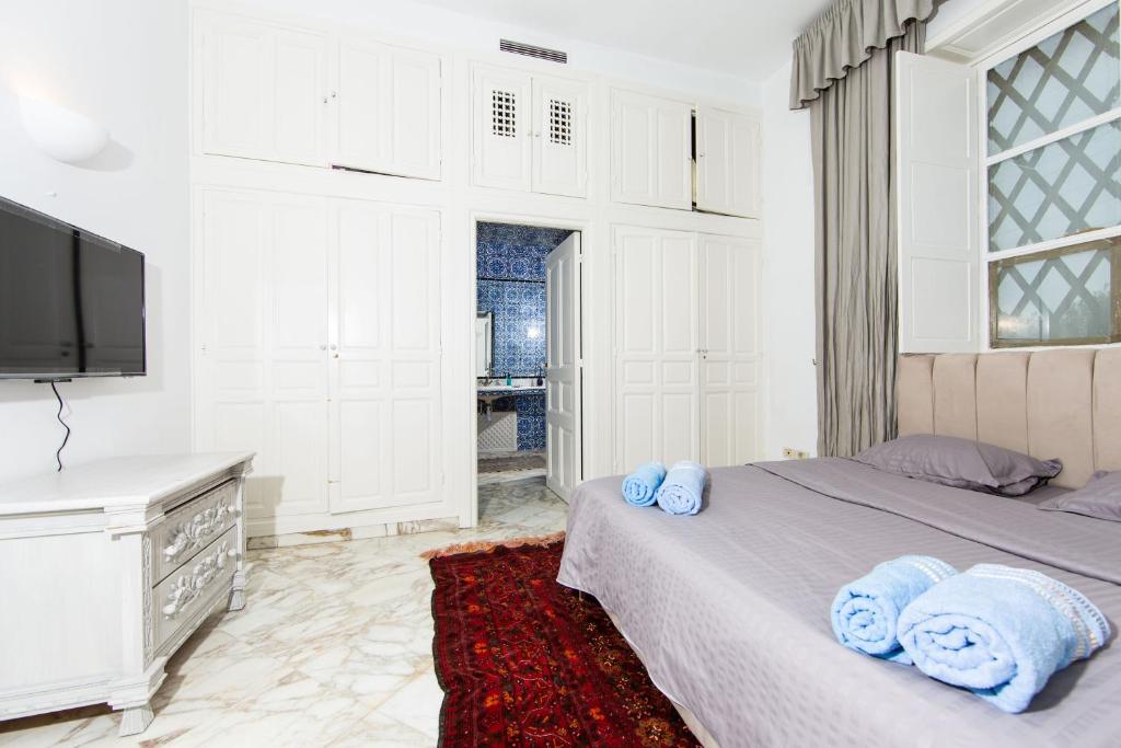 Arabesque House