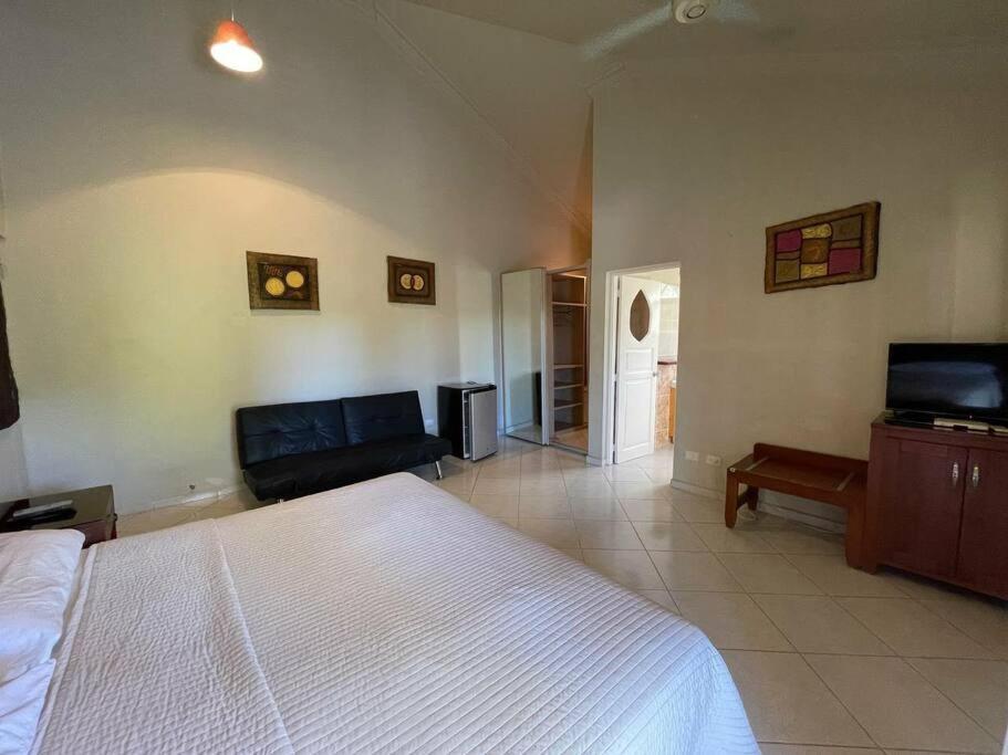 Luxury Villa Classic style - 7 min. from the beach photo 3