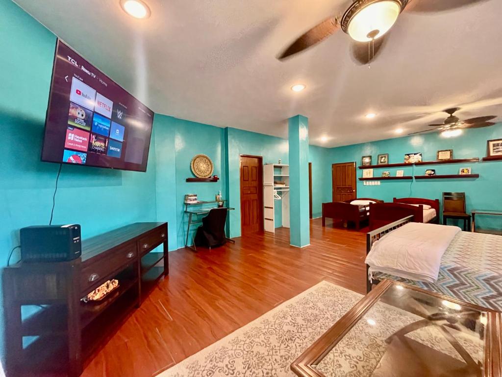 Ngermid Oasis Large Studio With Kitchen & Scenic Views photo 1