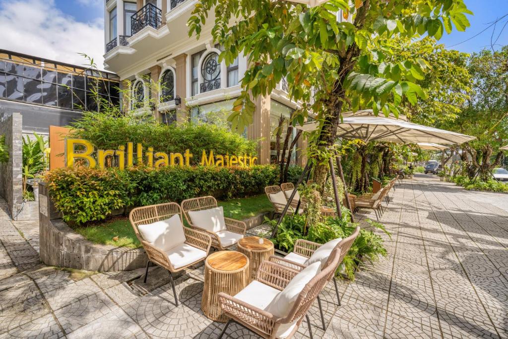 Brilliant Majestic Hotel & Cafeteria