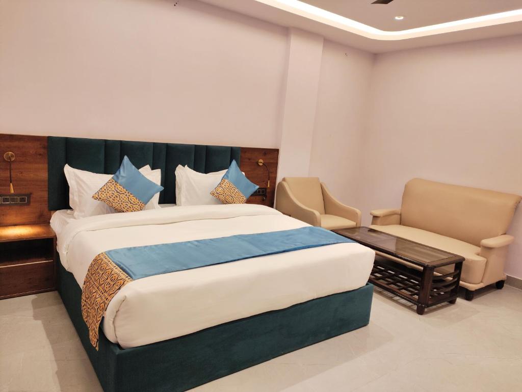 Emerald Suites photo 4