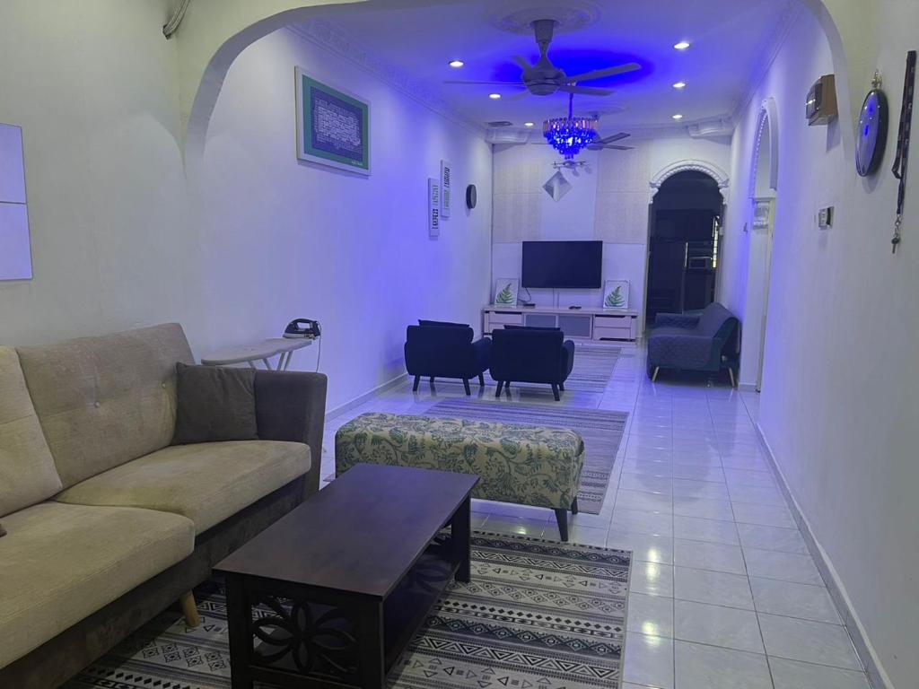 Nilai Bronizam Homestay