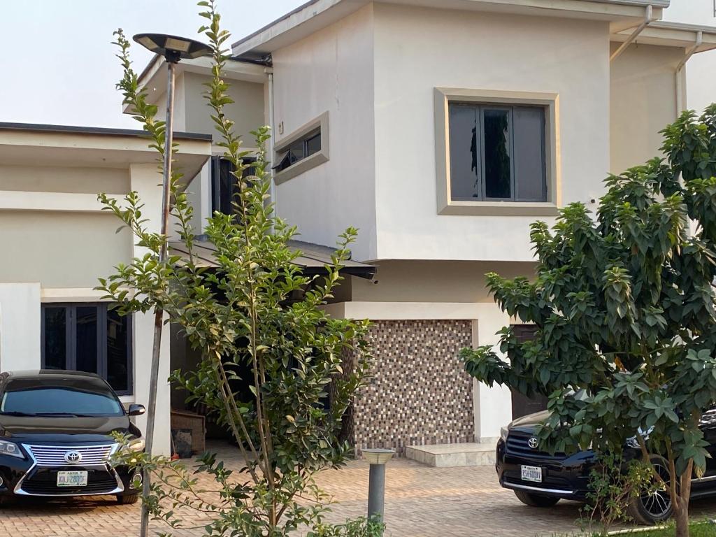 Zurik Apartments photo 3