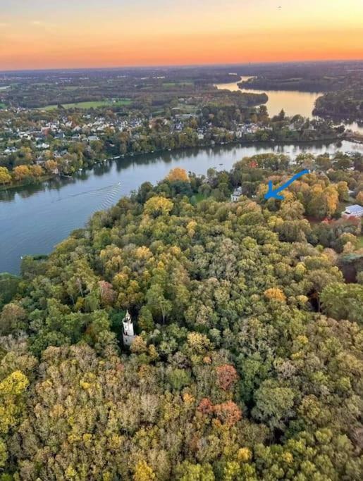 Le Château de John Miles au bord de l’eau photo 1