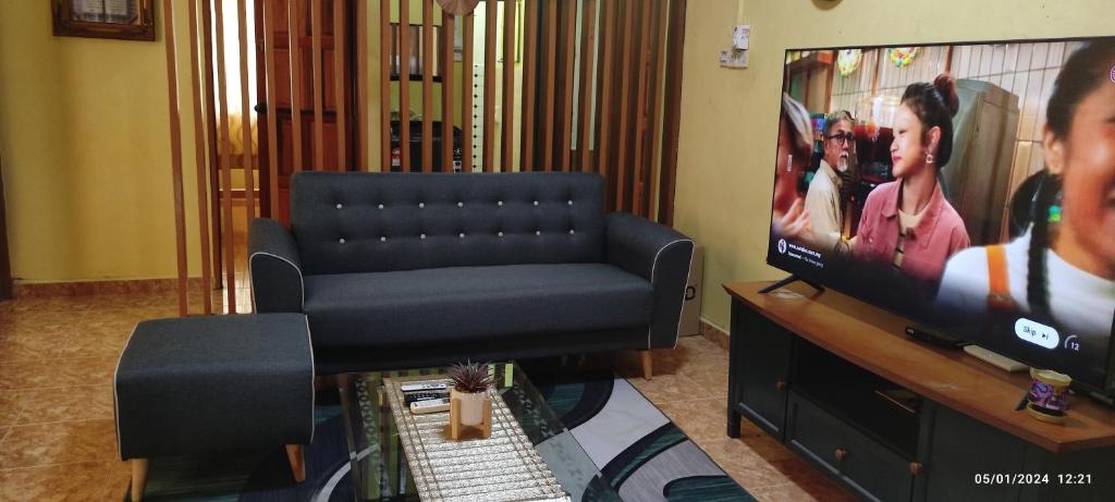 HOMESTAY ALORSETAR TOWNCENTRE by ASTARILA GUESTHOUSE-StadiumDarulaman - iSLAM SAHAJA - Private Pool, BBQ Zone & Kolam Pancing Puyu - 8-13pax photo 1