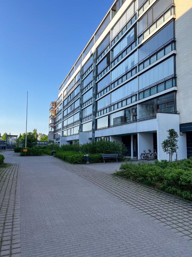 Top floor flat with sauna, A/C & free parking photo 1