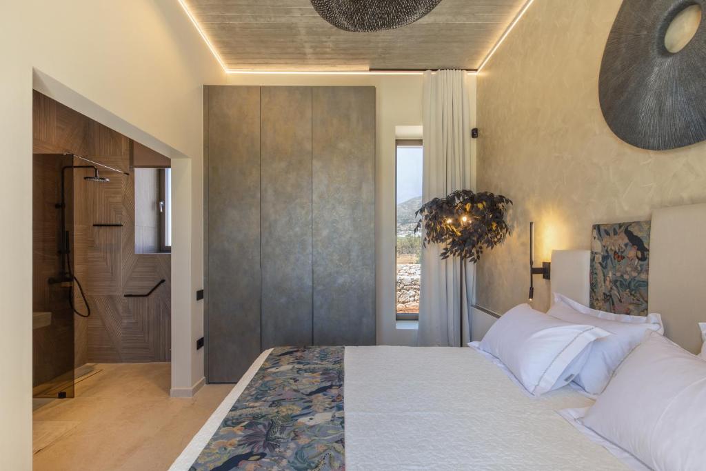 Nuovo Paros-Property of 2 sustainable luxury beach villas photo 2