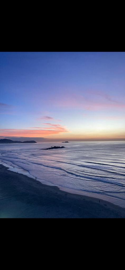 Guaruja Praia de Pitangueiras frente ao mar photo 3