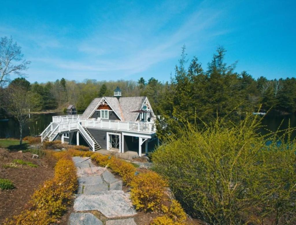 Lake Joe Dreaming - your Muskoka home away from home photo 3