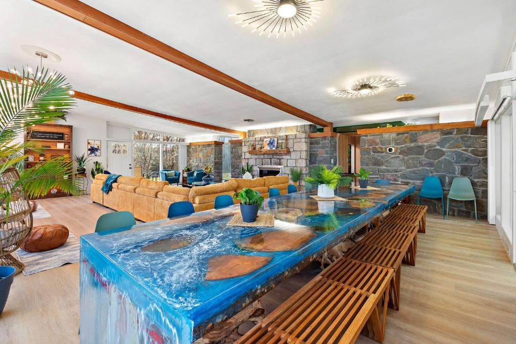 18 bd w Indoor Pool Hottub & Sauna - Mystery Room