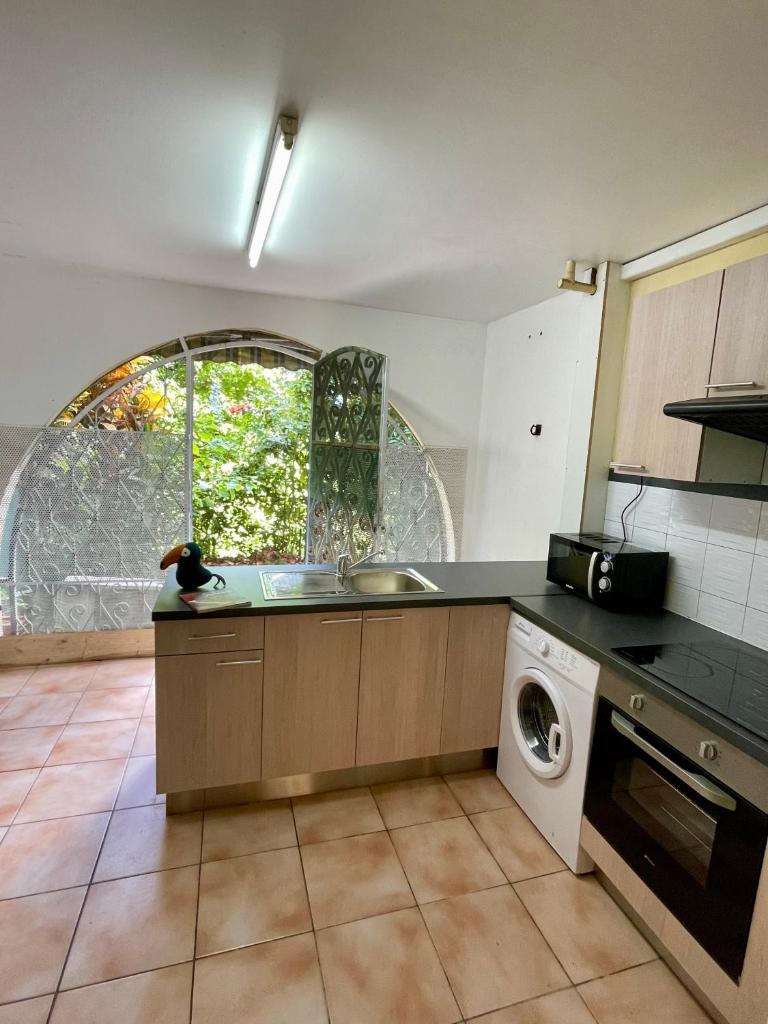 Le Toucan Tropical, F2 bis emplacement central photo 3