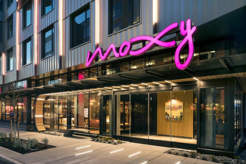 MOXY Seattle Downtown photo 1