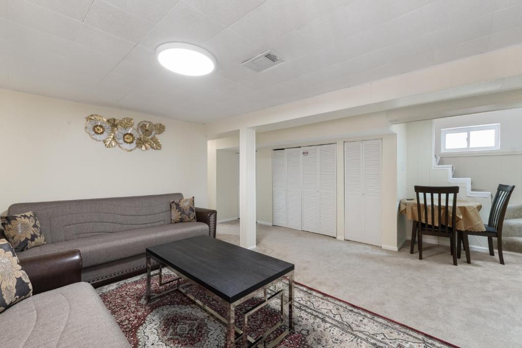 Luxury chicago suite photo 4