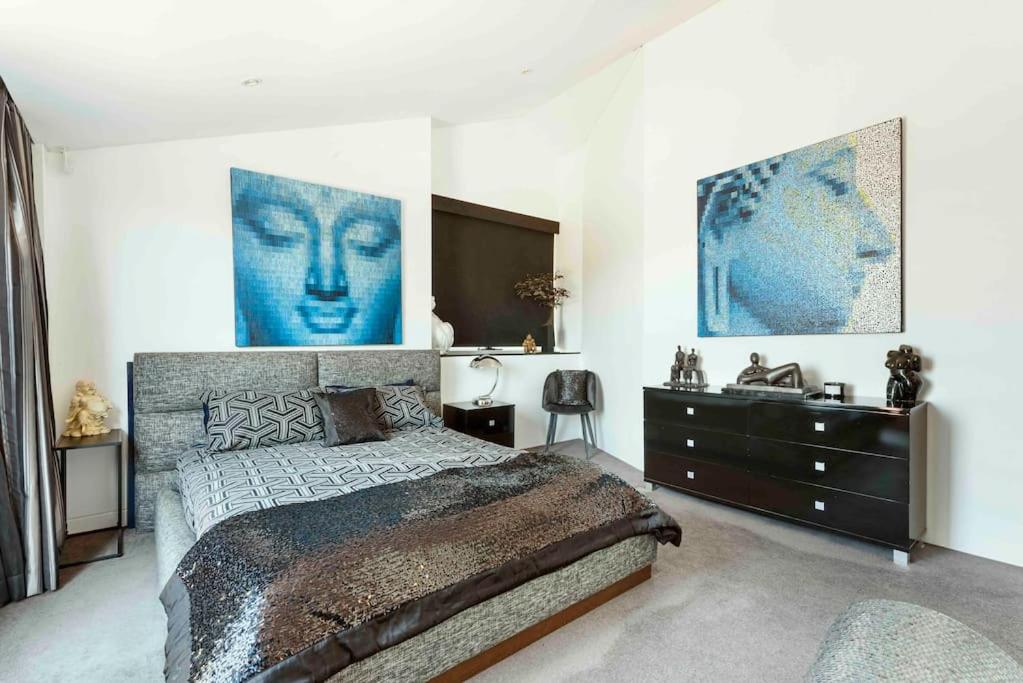 Modern cool 3 bed hideaway in Marrickville/Enmore photo 2