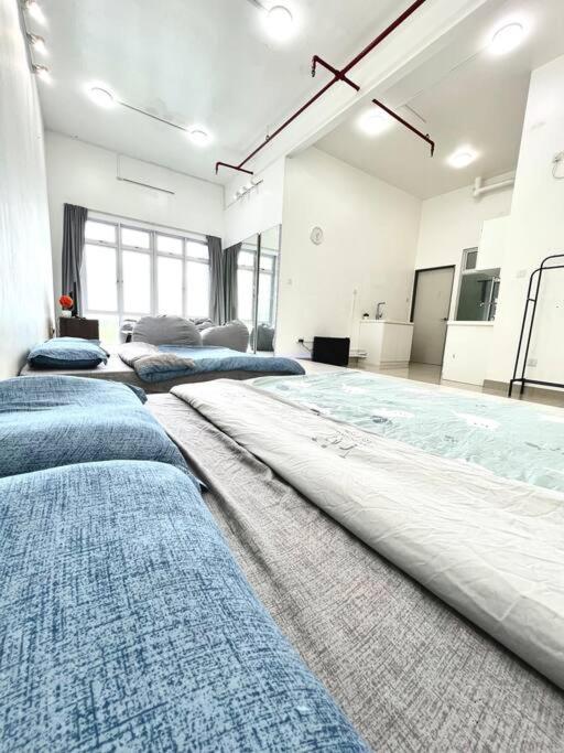 A1501 manhattan Austin 3Queen BED Netflix By STAY photo 2