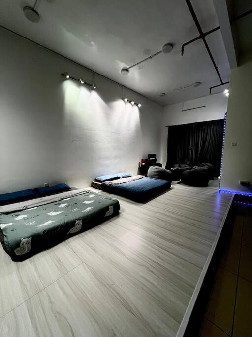 A1501 manhattan Austin 3Queen BED Netflix By STAY photo 3