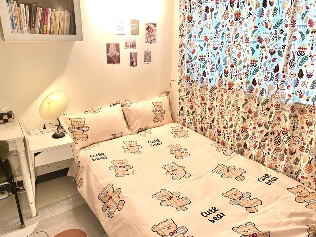 vintage room RED PANDA GUESTHOUSE photo 4