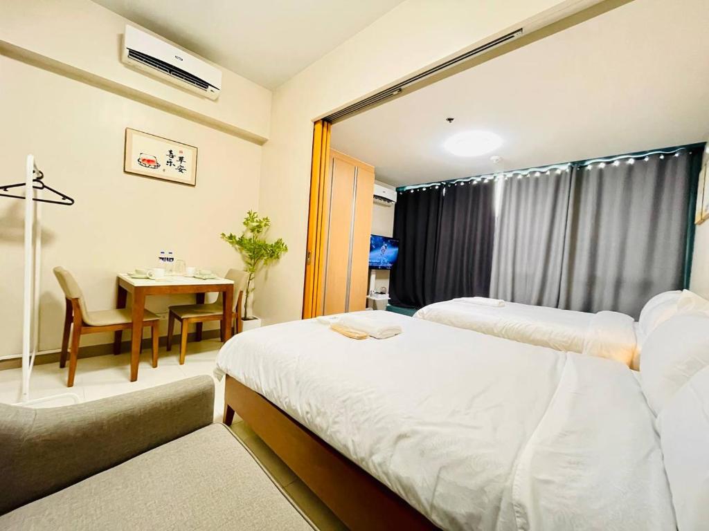 Thompson Suites - 2 beds, One Uptown Residences 28F A - XBOX & Netflix photo 3