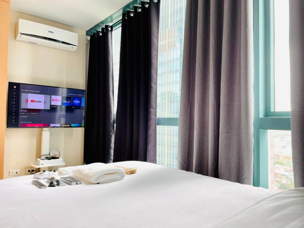 Thompson Suites - 2 beds, One Uptown Residences 28F A - XBOX & Netflix photo 4