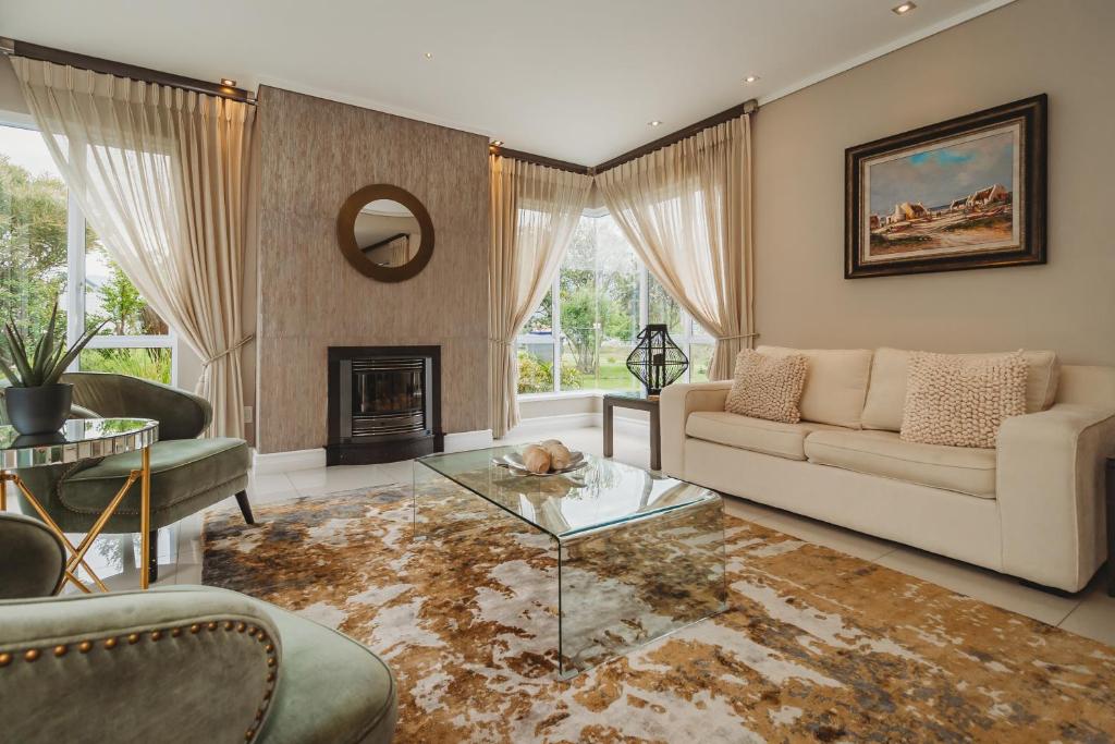 The White House on Kingswood Golf Estate photo 2