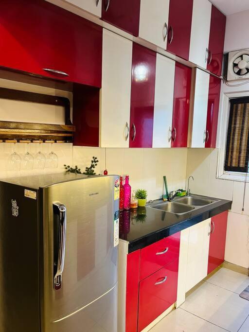 Luxurious 2BHK with Office, Library & Bar photo 2