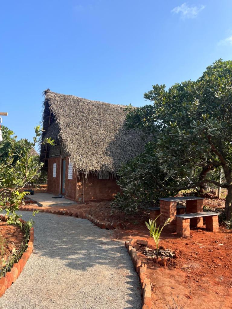Le Brooks Village