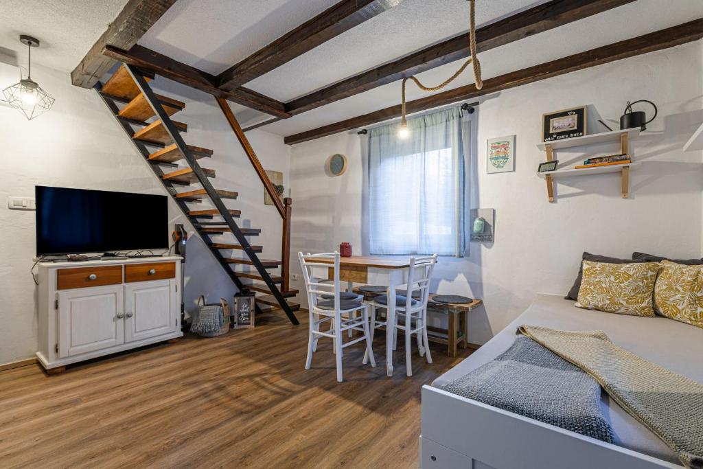 Alpine House Naturalina - Happy Rentals photo 1
