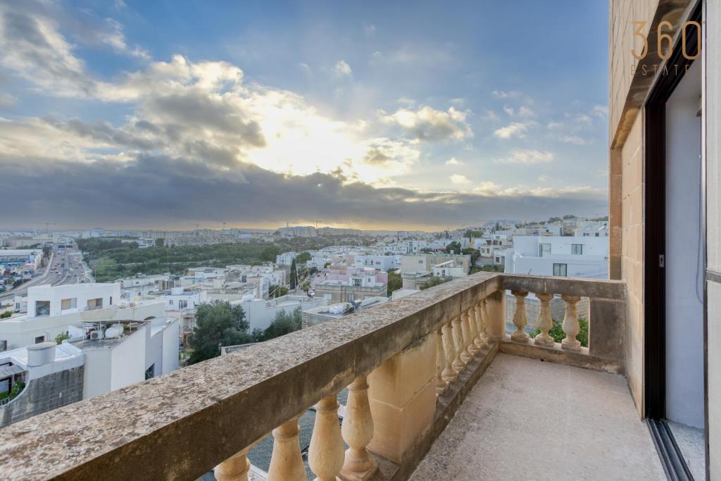 Stunning 4BR Villa with Huge Terrace in Kappara by 360 Estates photo 1