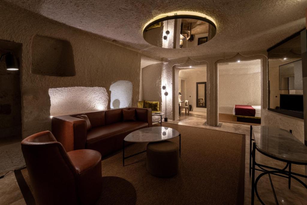 Artemis Cave Suites & Spa- Adults Only - Tap to explore photos
