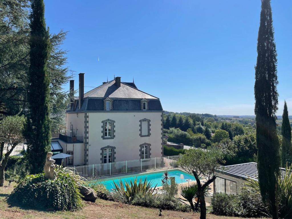 Maison d'hôtes et gîtes La Chouannerie à côté du parc du Puy duFou photo 1