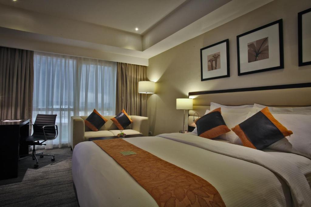 Limketkai Luxe Hotel Room Type - Superior Queen Room