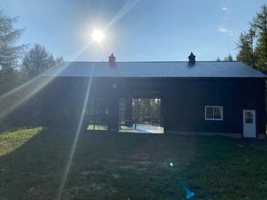 Brand new, private oasis on 18 acres in Erin photo 2