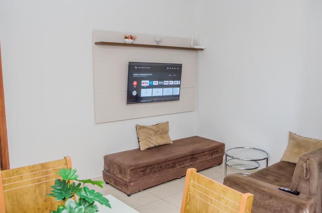 Prox ao hospital HRT e Anchieta e faculdade - wifi- netflix - ar-condicionado photo 1
