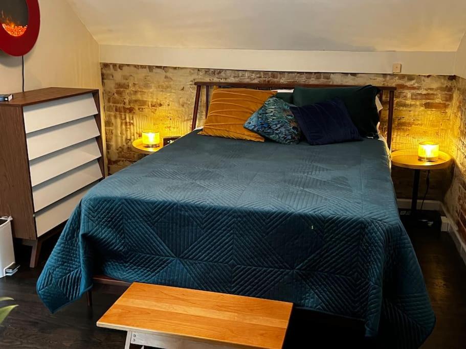 NEW! Private Cap Hill Carriage House photo 3