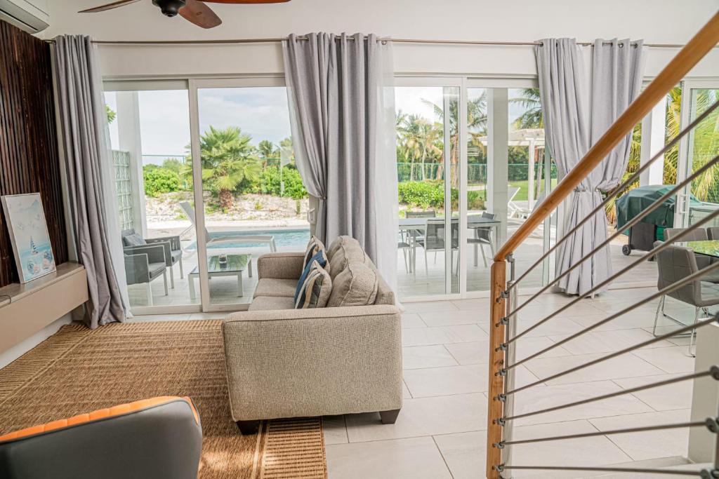 Villas with Private Pool 5 min to Grace Bay beach photo 1
