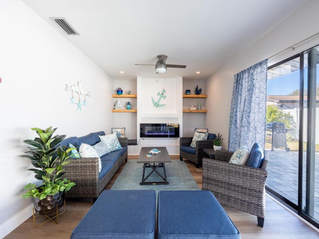 Venice 3 Bedroom Luxury Home, Completely Renovated, 5 Star Rated - 10Mins to Beaches photo 4
