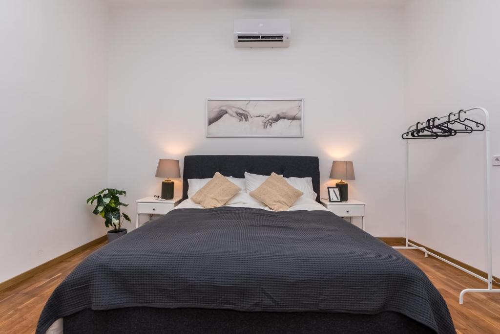 Bismarck two bedroom apartment - Tap to explore photos