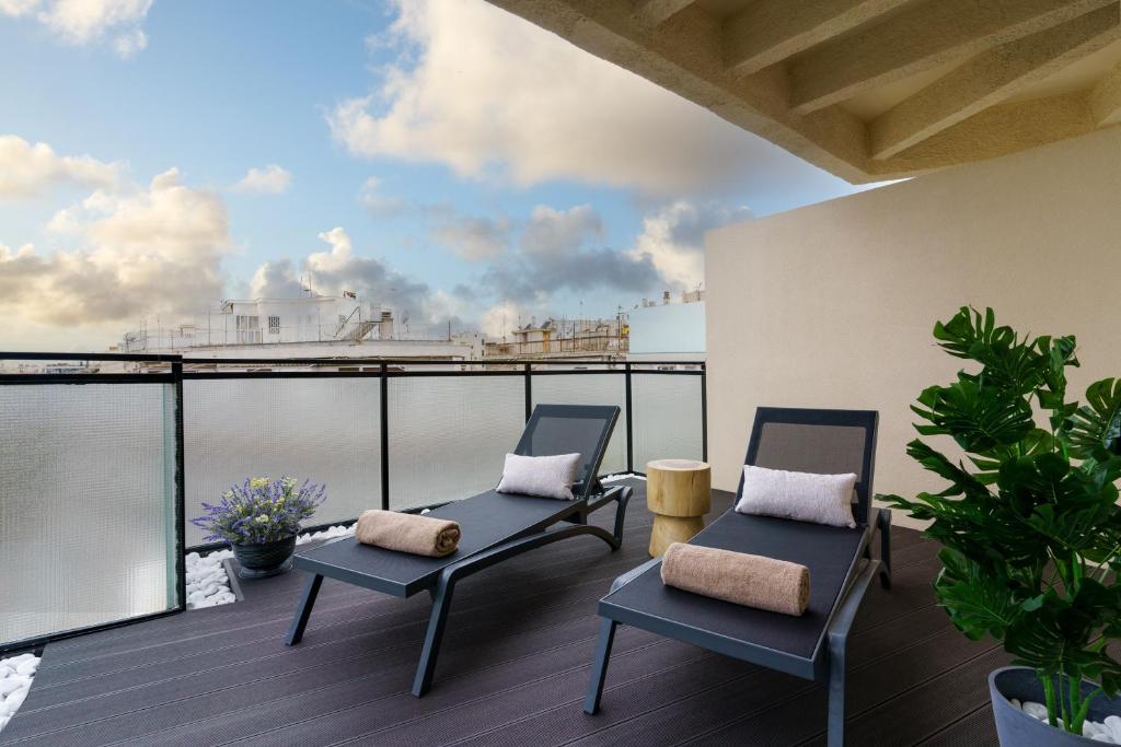 ACRON 12 penthouse Acropolis suites - Tap to explore photos