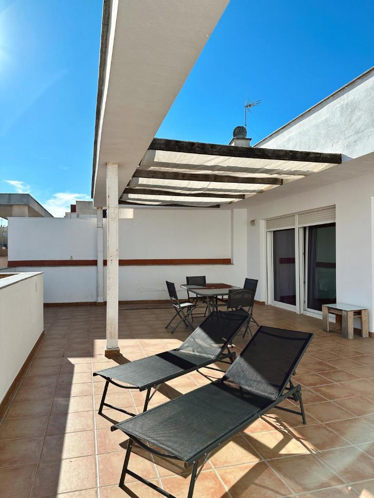 Gran terraza al lado de la playa photo 1