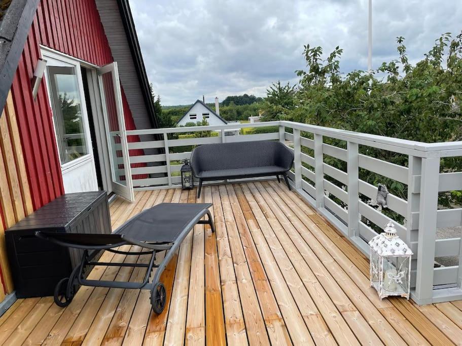 Lejlighed med tagterrasse, have og pool. photo 1