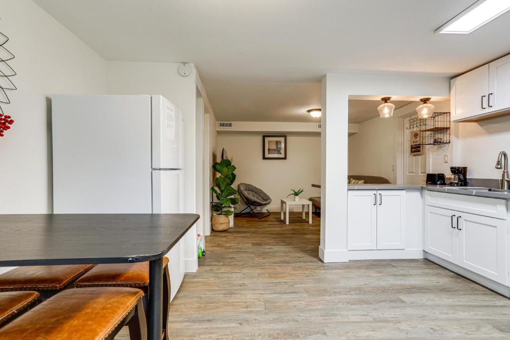 Redmond Retreat Steps to Lake and Idylwood Park! photo 1