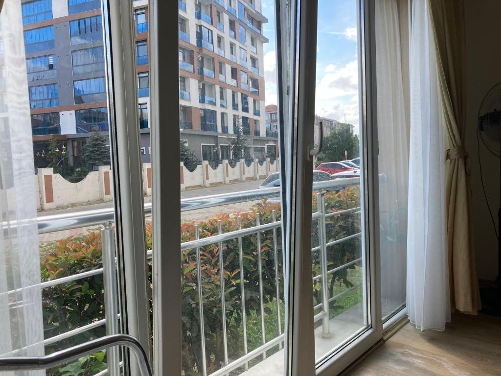 Cozy Apartment in a Popular Neighborhood photo 4