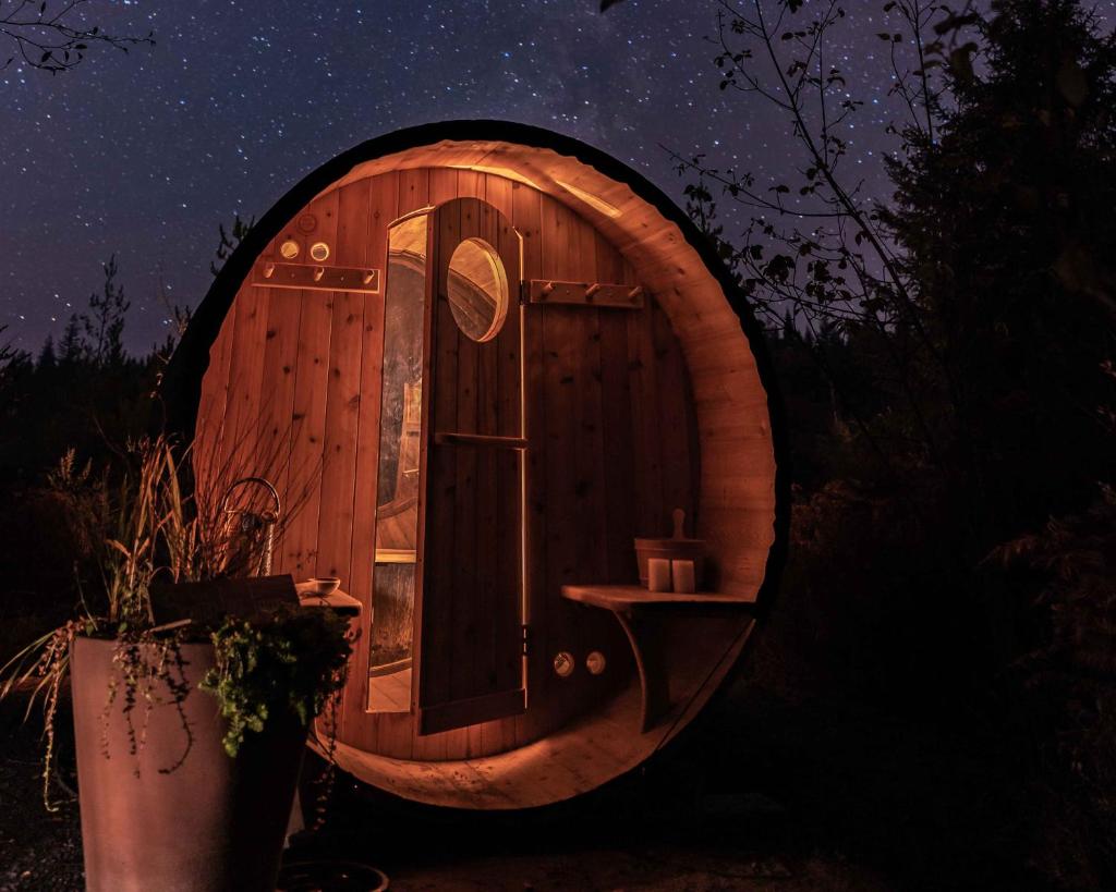 Tiny house & Sauna on Lakefront Farm Oasis photo 4