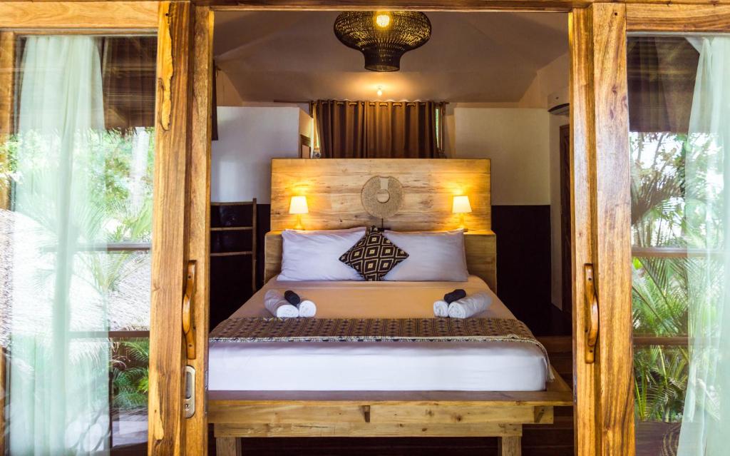 Maligaya Beach Bungalows photo 1